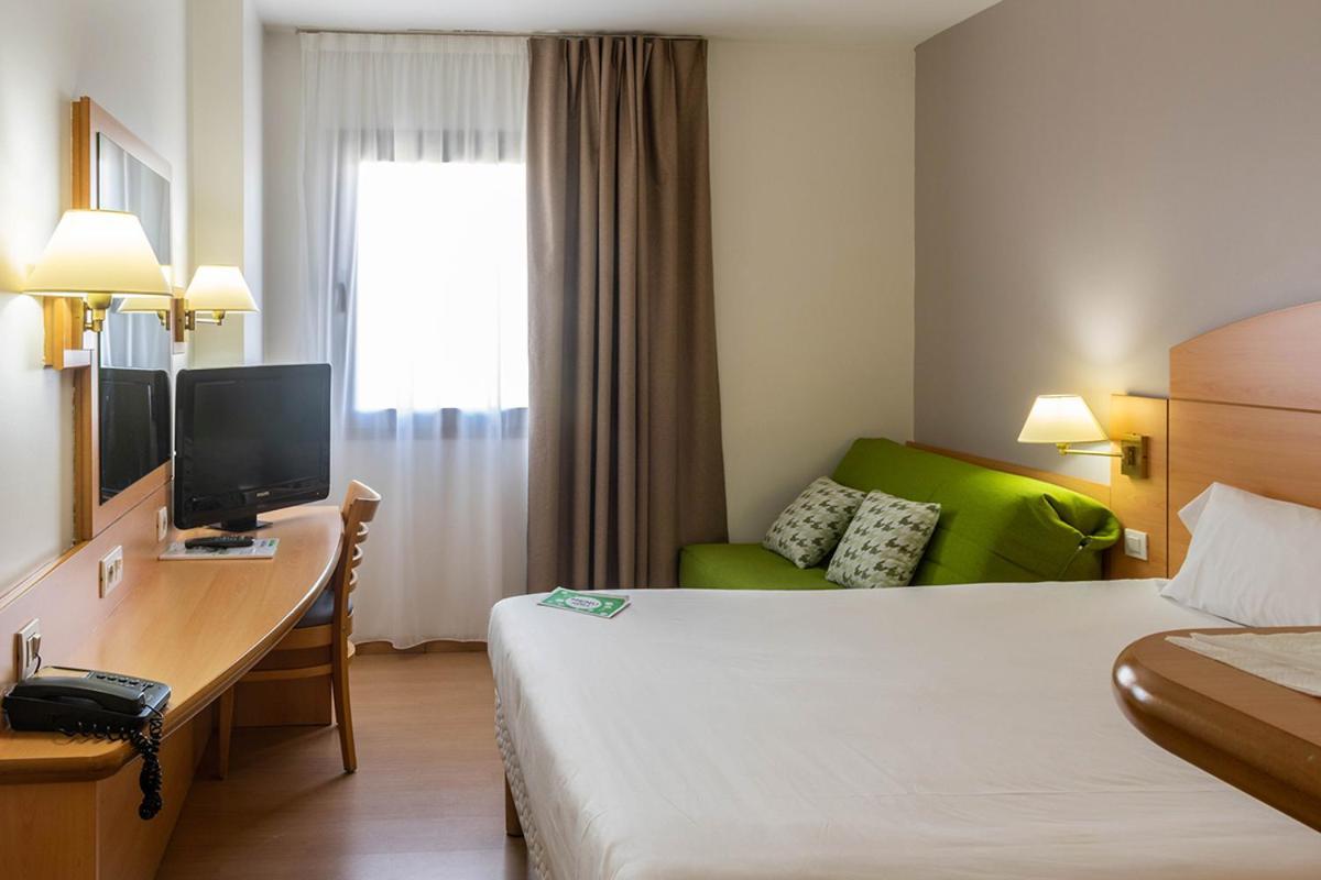 Hotel Campanile Madrid Alcalá de Henares Esterno foto