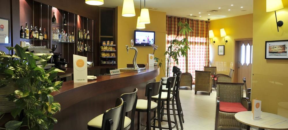 Hotel Campanile Madrid Alcalá de Henares Ristorante foto